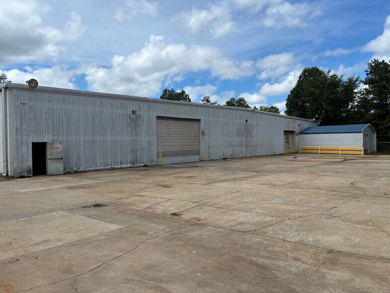 3995 Pine Ln SE, Bessemer, AL à louer - Photo du bâtiment - Image 3 de 24