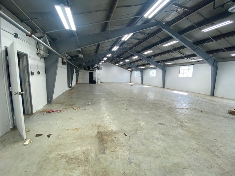 49-51 Sindle Ave, Little Falls, NJ for lease - Building Photo - Image 2 of 4