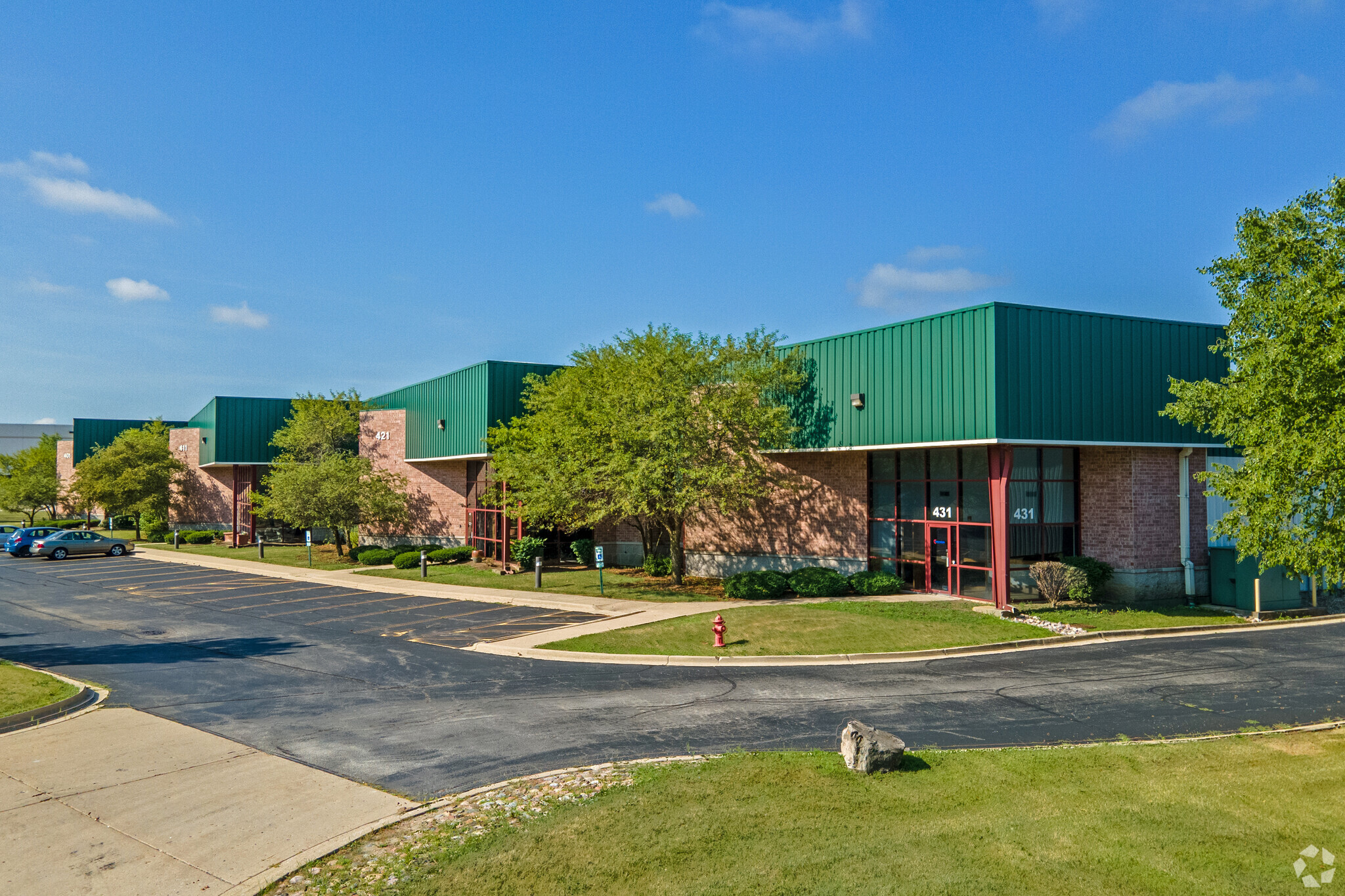 401-431 N Raddant Rd, Batavia, IL for lease Primary Photo- Image 1 of 6