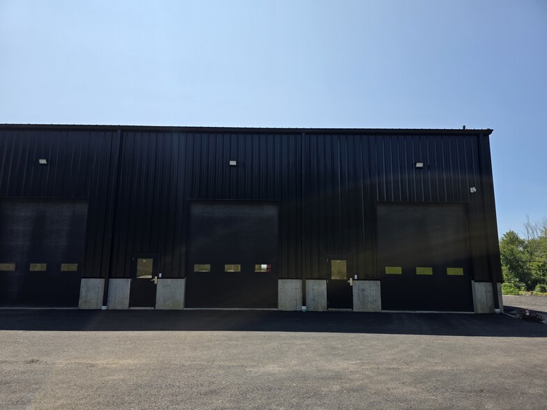 220 Sturbridge Rd, Charlton, MA for lease - Building Photo - Image 1 of 8