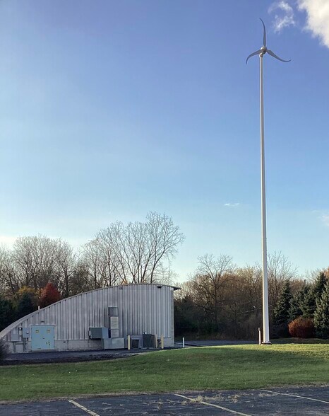 360 E State Line Rd, Toledo, OH for lease - Building Photo - Image 3 of 27