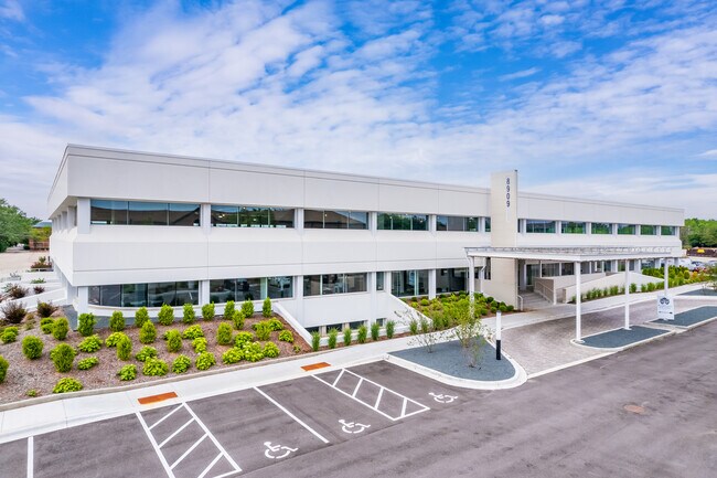 More details for 8909 N Port Washington Rd, Milwaukee, WI - Office for Lease