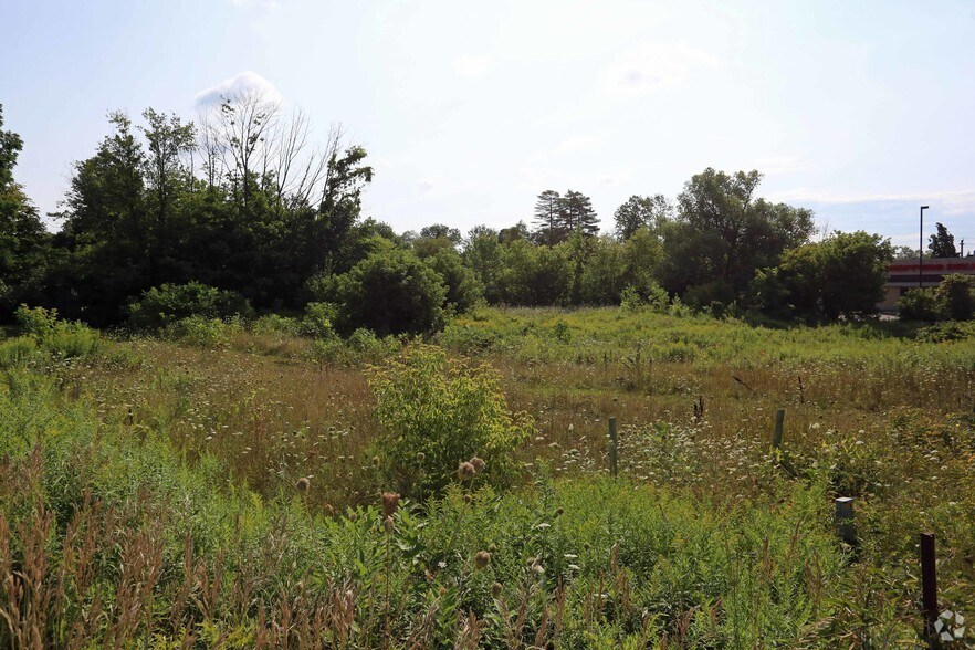 20927 Dalton Rd, Georgina, ON à vendre - Photo du bâtiment - Image 2 de 3