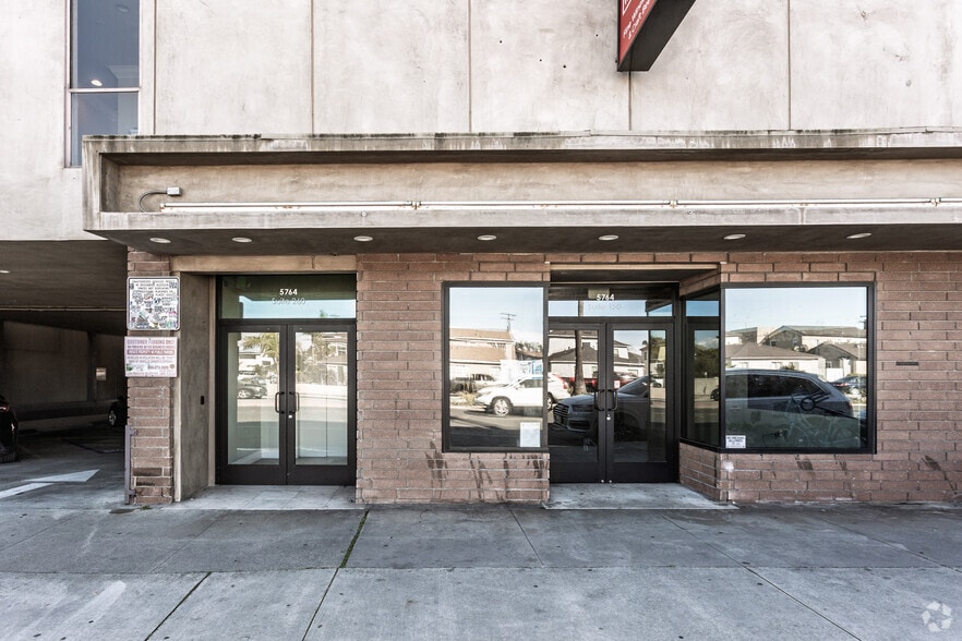 5764 E 2nd St, Long Beach, CA à louer - Photo intérieure - Image 3 de 9