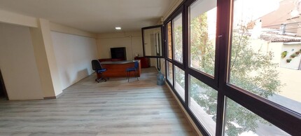 Office in Barcelona, BAR for lease Interior Photo- Image 1 of 7