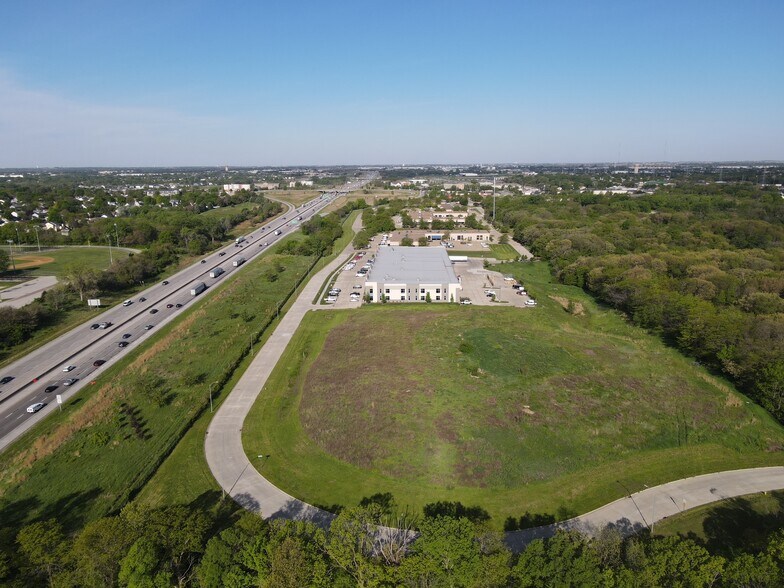 7801 Birchwood Ct, Johnston, IA for lease - Building Photo - Image 3 of 3