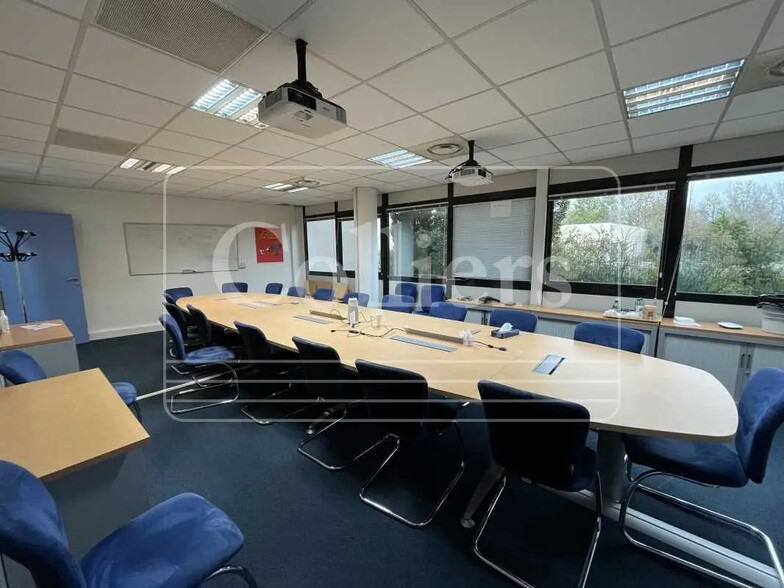 Office in Aix-en-Provence for lease - Interior Photo - Image 3 of 7