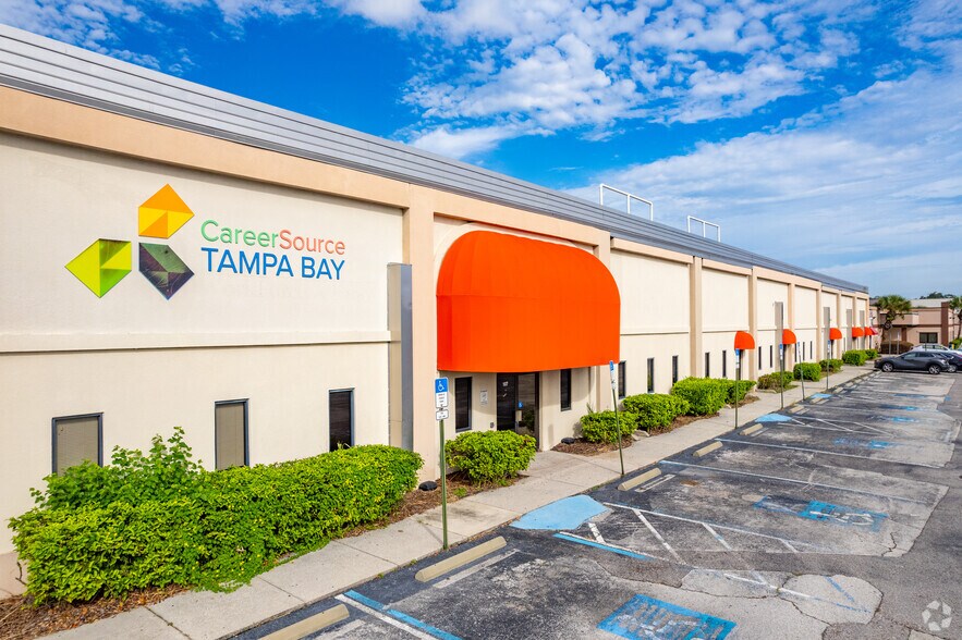9309 N Florida Ave, Tampa, FL à louer - Photo du bâtiment - Image 3 de 8