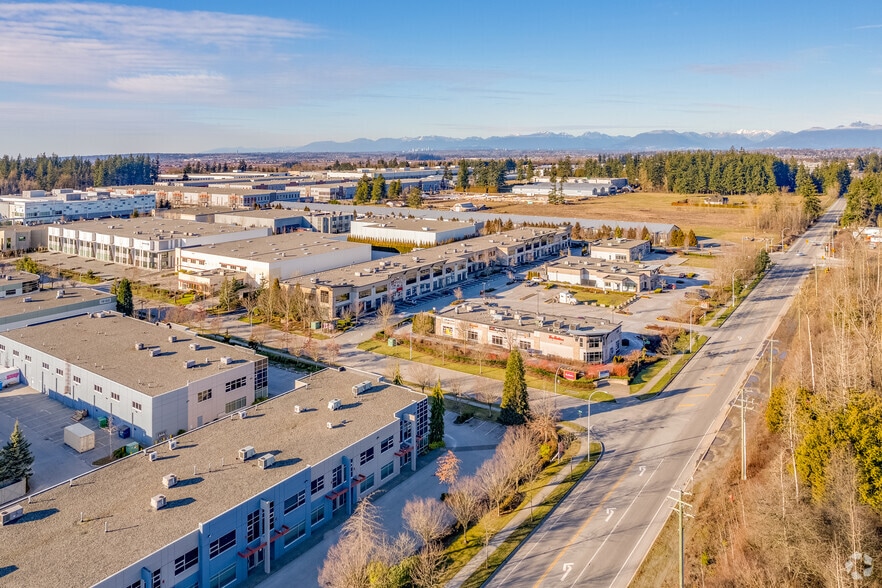 19140 28 Av, Surrey, BC à louer - Photo du bâtiment - Image 2 de 5