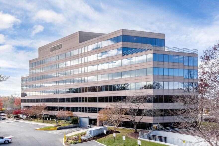6550 Rock Spring Dr, Bethesda, MD à louer - Photo du bâtiment - Image 1 de 10