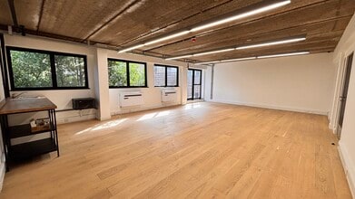 18 Victoria Park Sq, Londres à louer Photo intérieure- Image 2 de 4