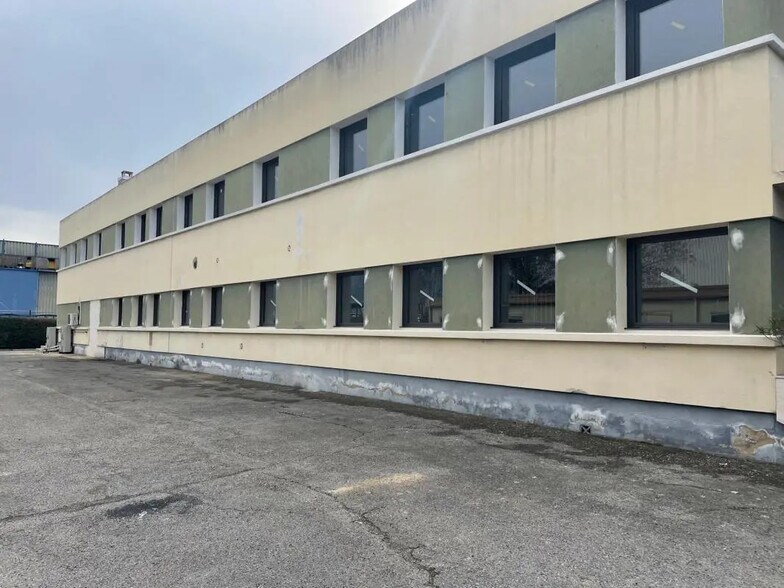 Bureau dans Aubagne à louer - Photo du bâtiment - Image 3 de 5