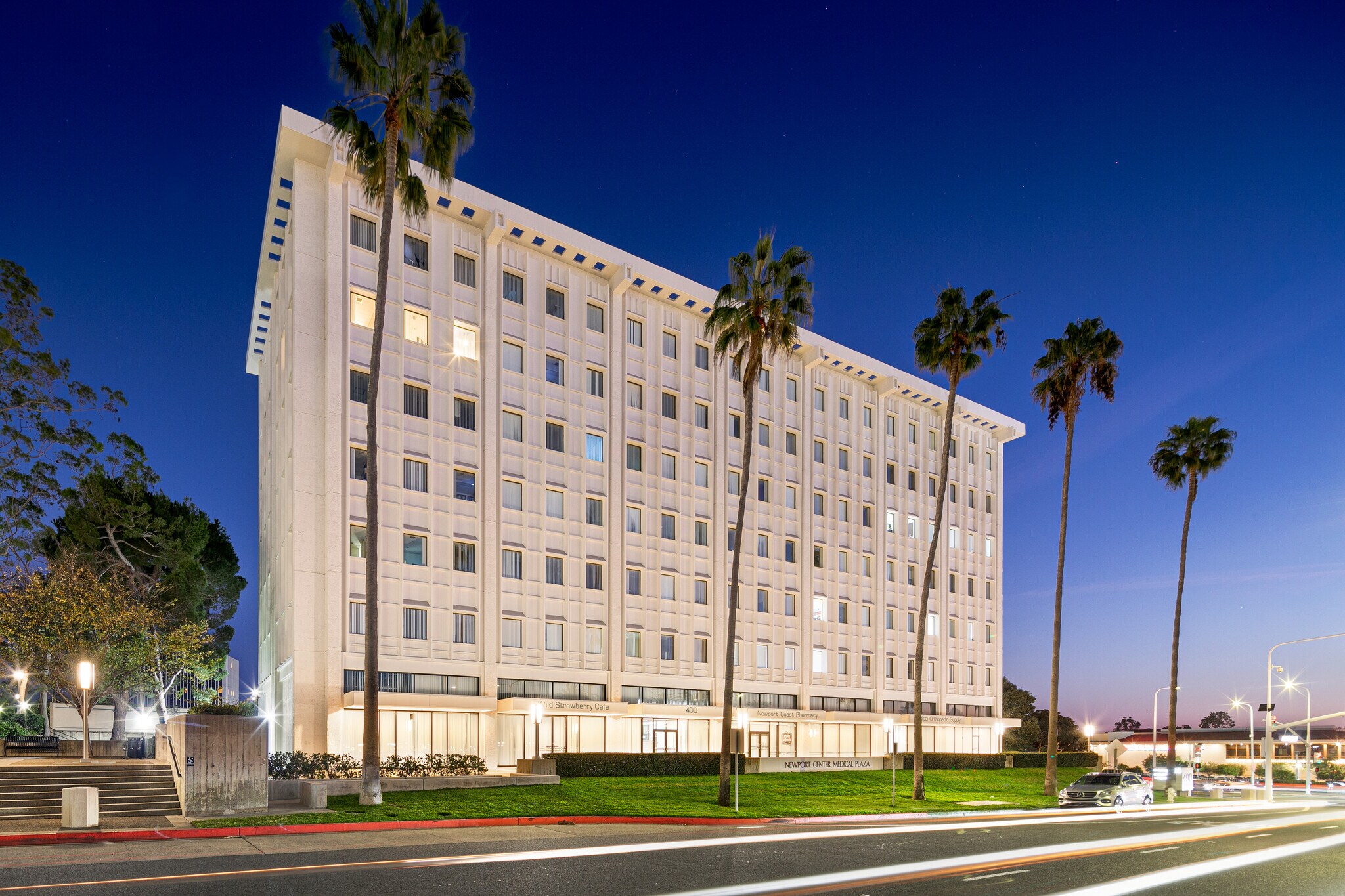 400 Newport Center Dr, Newport Beach, CA à louer Photo principale- Image 1 de 14