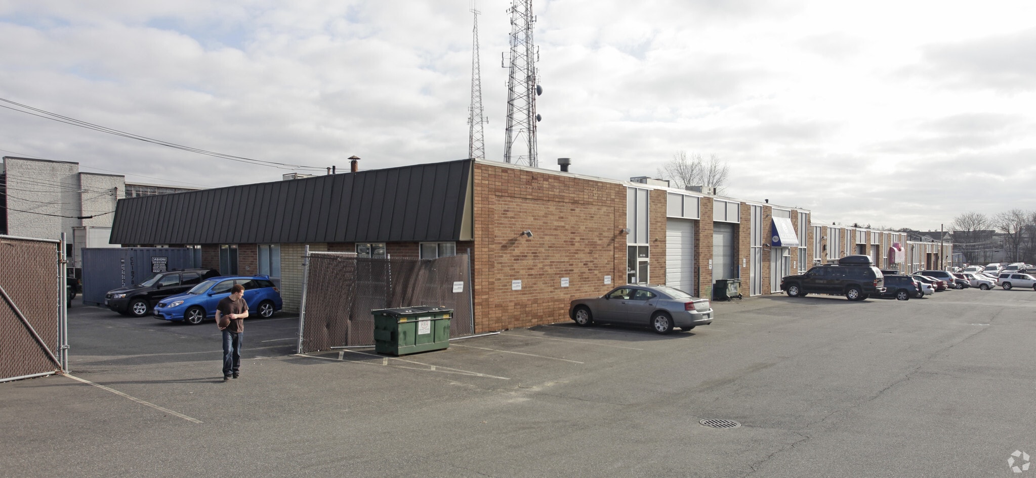 121 DuPont St, Plainview, NY for sale Primary Photo- Image 1 of 3