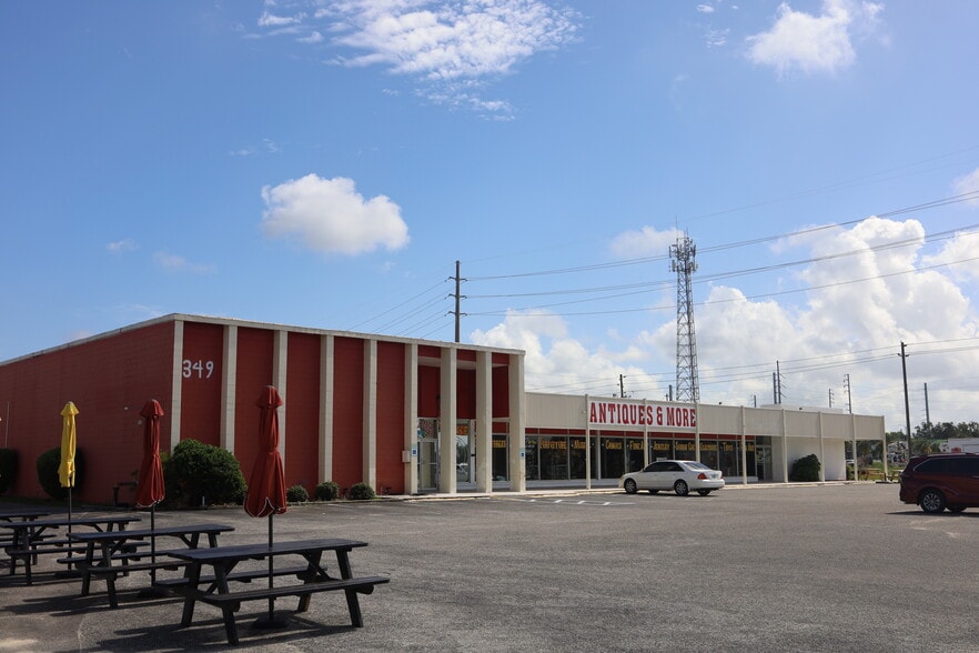 Prime Commercial Portfolio Eustis portfolio of 2 properties for sale on LoopNet.ca - Building Photo - Image 2 of 12