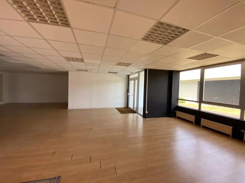 Bureau dans Sotteville-lès-Rouen à louer - Photo intérieure - Image 3 de 5