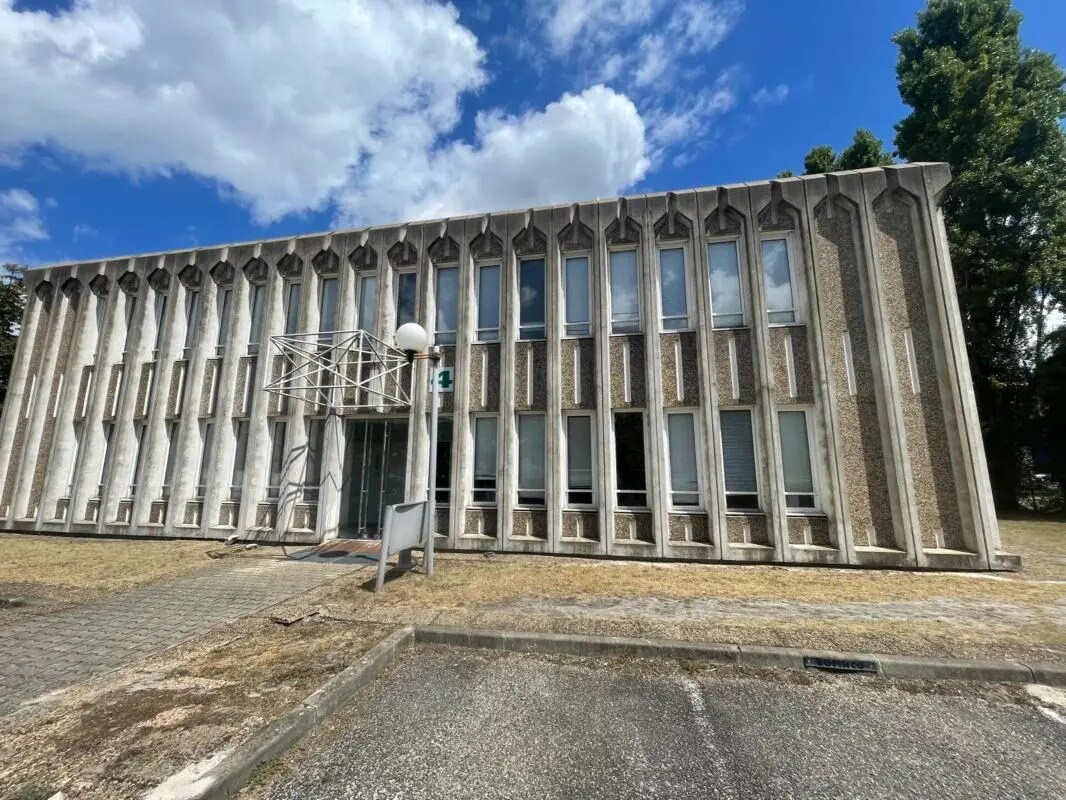 Office in Bordeaux for lease Building Photo- Image 1 of 16
