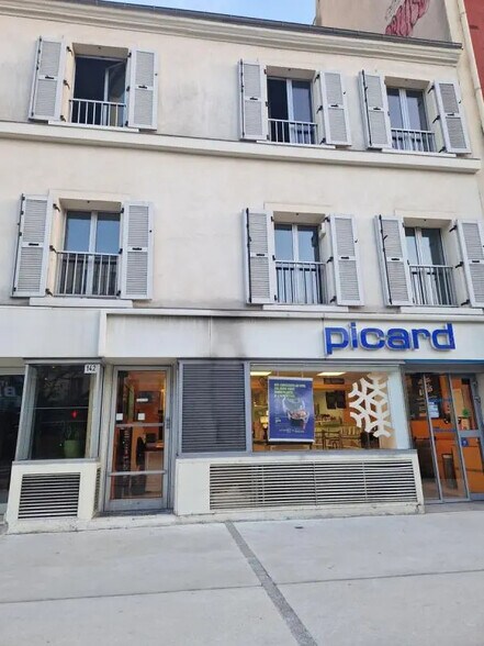 Office in Vincennes for sale - Building Photo - Image 1 of 11