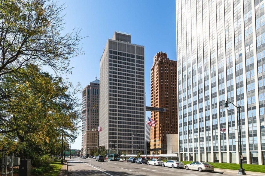 1 Woodward Ave, Detroit, MI à louer - Photo du bâtiment - Image 2 de 12