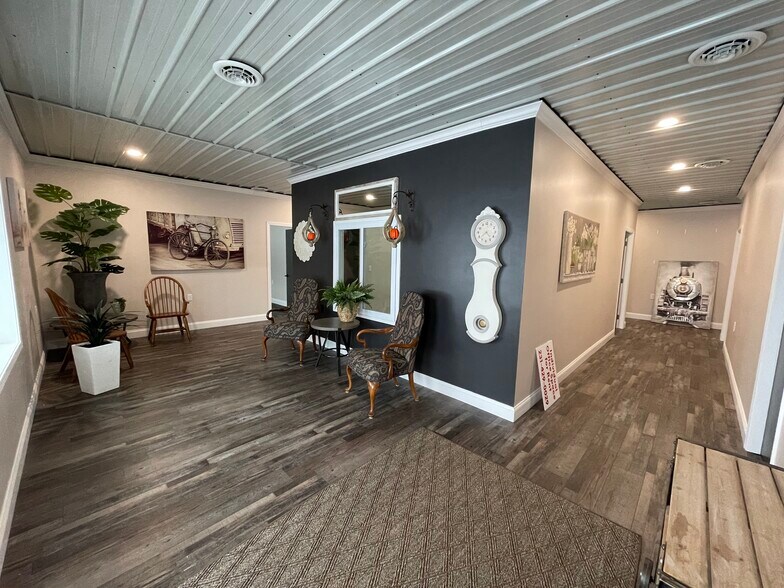 1655 Plett Rd, Cadillac, MI à louer - Photo du bâtiment - Image 2 de 35