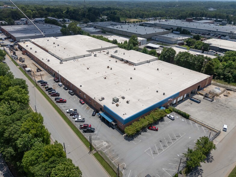 3200 Lakewood Ave, East Point, GA for lease - Building Photo - Image 2 of 8