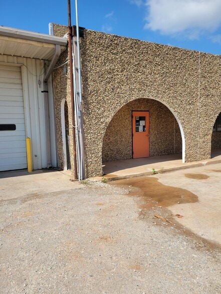 5510 N Highway 81, Enid, OK for lease - Building Photo - Image 2 of 9