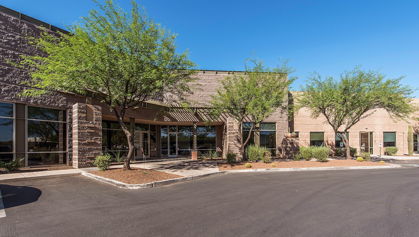 9055 E Del Camino Dr, Scottsdale, AZ à louer Photo du bâtiment- Image 1 de 7