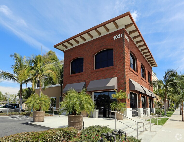 1031 W Chapman Ave, Orange, CA à louer - Photo du bâtiment - Image 2 de 7