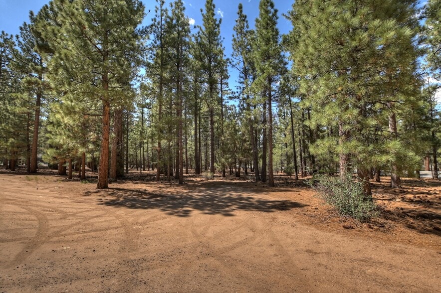 2001 State Lane, Big Bear City, CA à vendre - Autre - Image 2 de 13