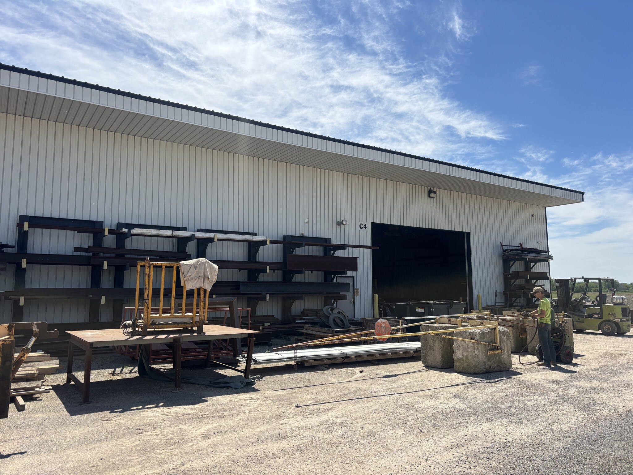 4424 Dickinson Rd, De Pere, WI for lease Building Photo- Image 1 of 3
