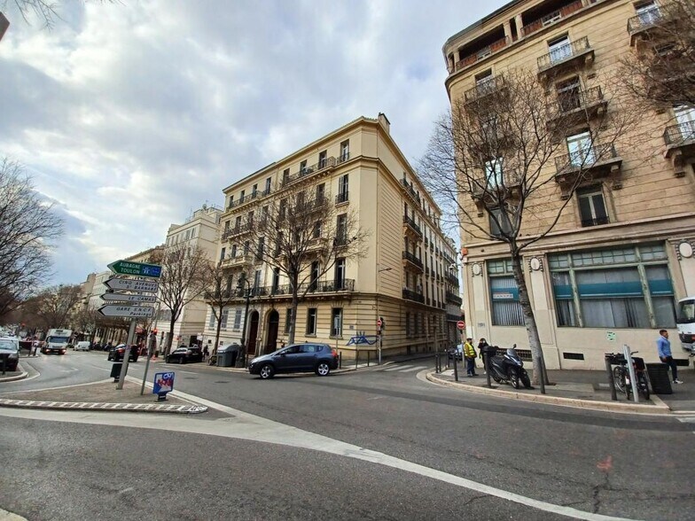 29 Boulevard D'Athenes, Marseille à louer - Photo du bâtiment - Image 3 de 17