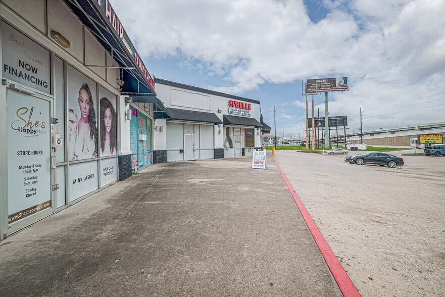 11422 Southwest Fwy, Houston, TX à vendre - Photo du bâtiment - Image 1 de 19