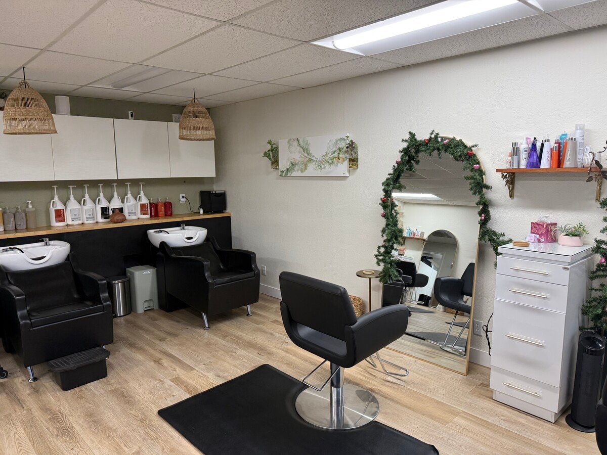 484 Mobil Ave, Camarillo, CA 93010 - Unité 6,30 -  - Photo intérieure - Image 1 of 2