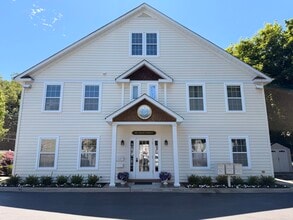907 Main St, Port Jefferson, NY for lease Interior Photo- Image 2 of 12