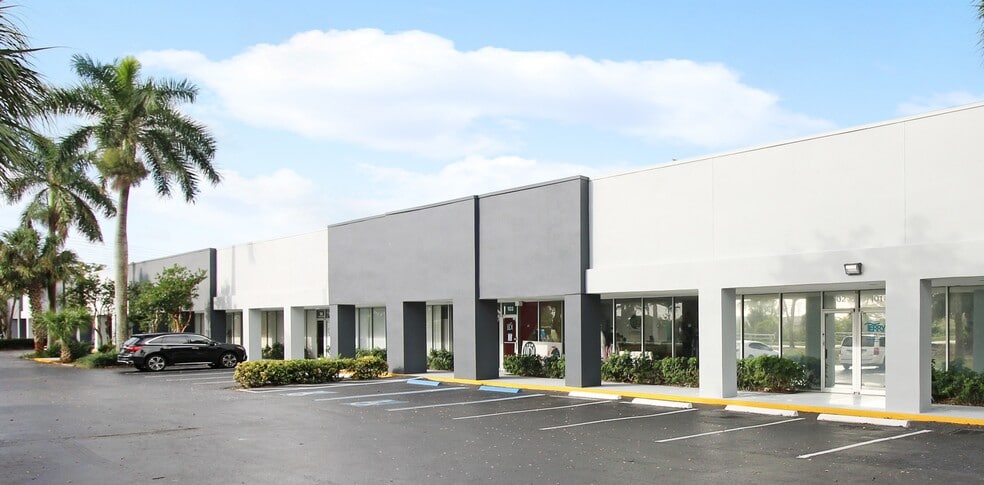 5201 Ravenswood Rd, Fort Lauderdale, FL for lease - Building Photo - Image 2 of 8