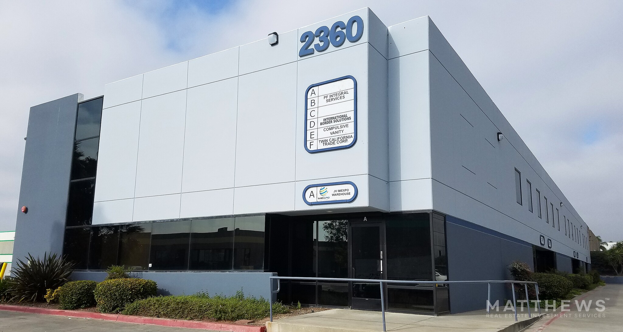 2360 Michael Faraday Dr, San Diego, CA à louer Photo du bâtiment- Image 1 de 4