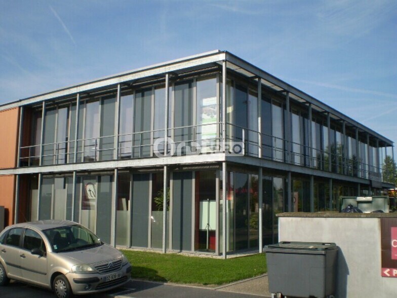 Flex in Reims for lease - Building Photo - Image 1 of 9