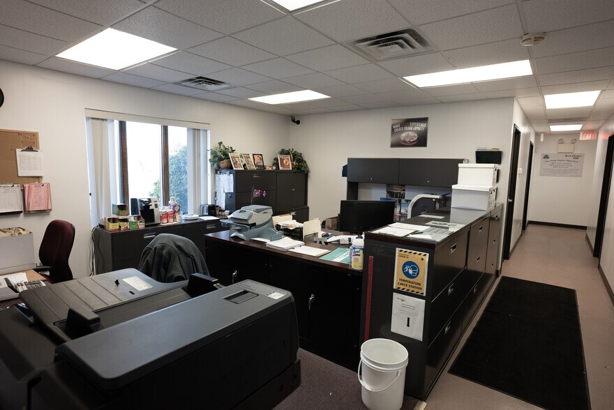 1135 Industrial Park Rd, Vandergrift, PA à louer - Photo intérieure - Image 2 de 23