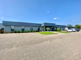 5522 Aurelius Rd, Lansing MI - Entrepôt