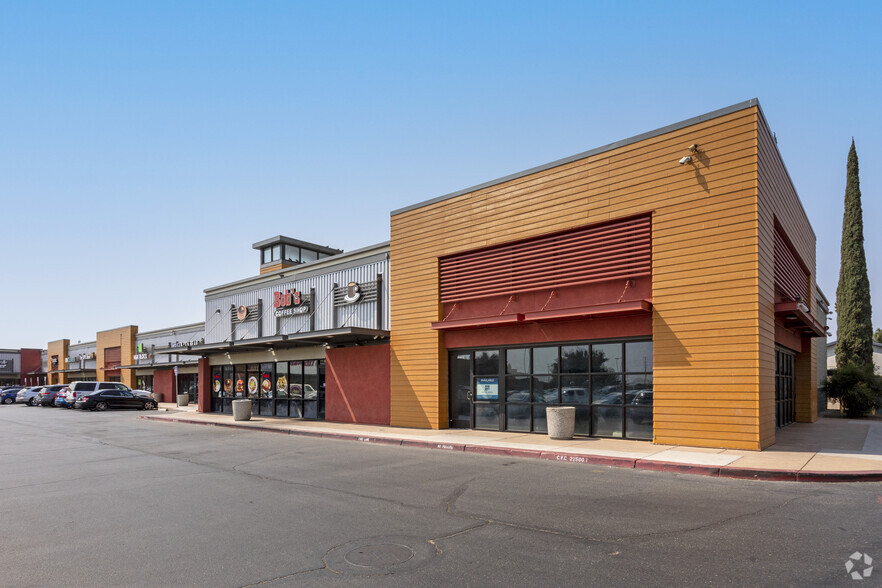 2916-2920 E Whitmore Ave, Ceres, CA for lease - Building Photo - Image 1 of 7