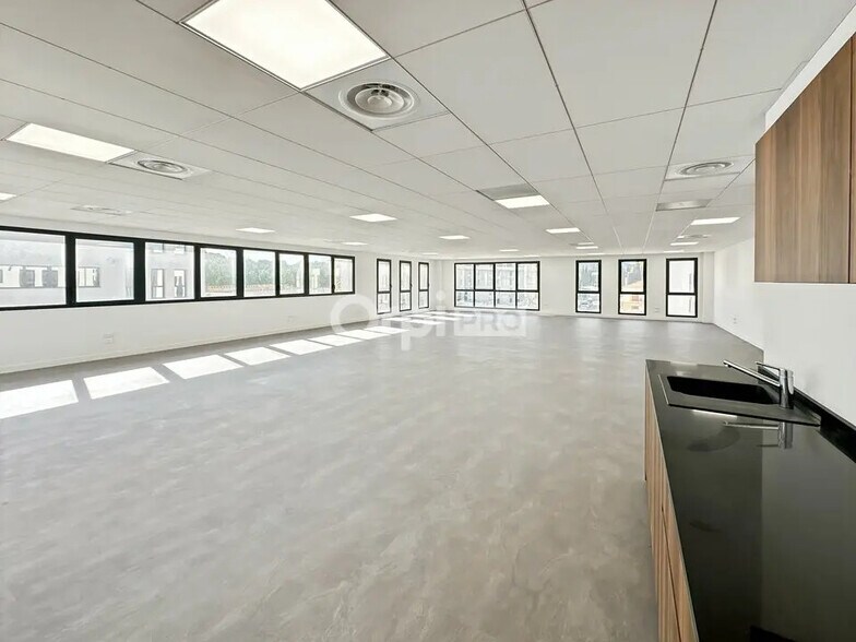 Bureau dans Aubagne à louer - Photo intérieure - Image 1 de 6