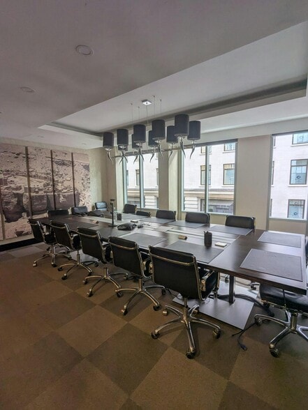 11 Berkeley St, London for lease - Building Photo - Image 3 of 6