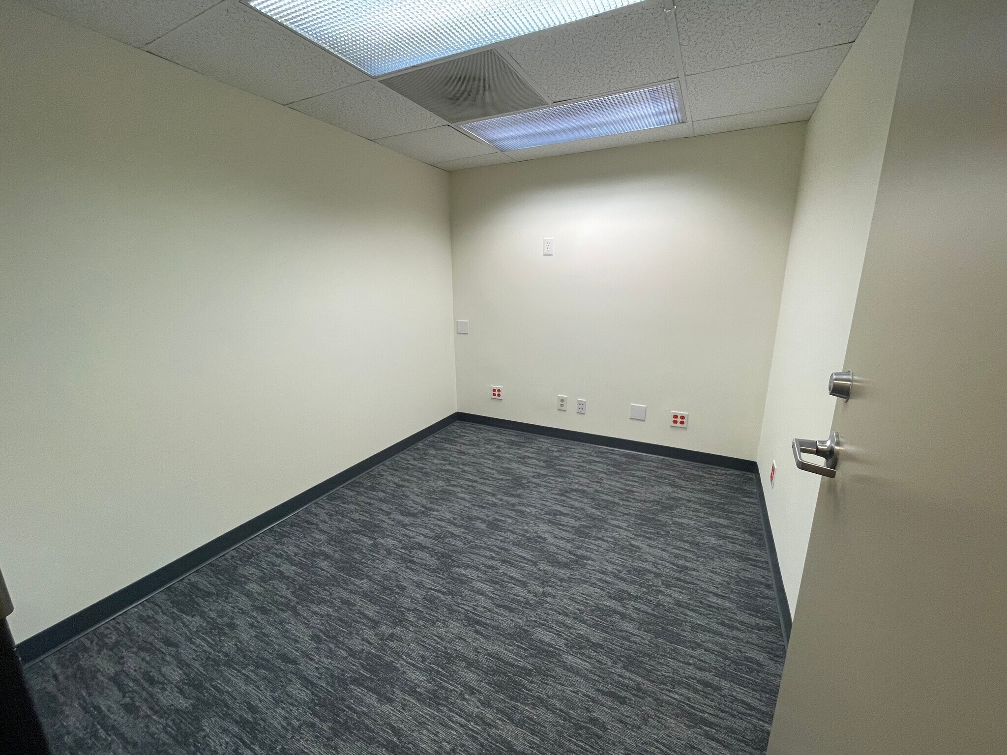 400 N Washington St, Falls Church, VA for lease Interior Photo- Image 1 of 6