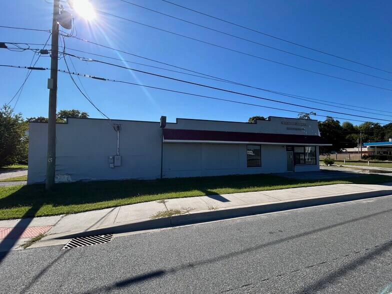 7821 Old Beach Rd, Frederica, DE à louer - Photo du bâtiment - Image 2 de 6