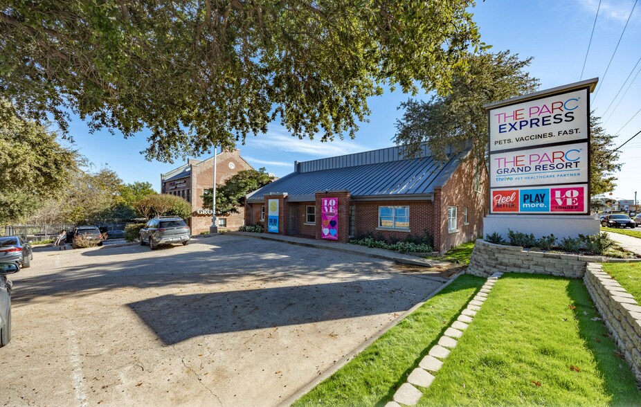 3201 Hulen St, Fort Worth, TX à vendre - Photo du bâtiment - Image 2 de 11