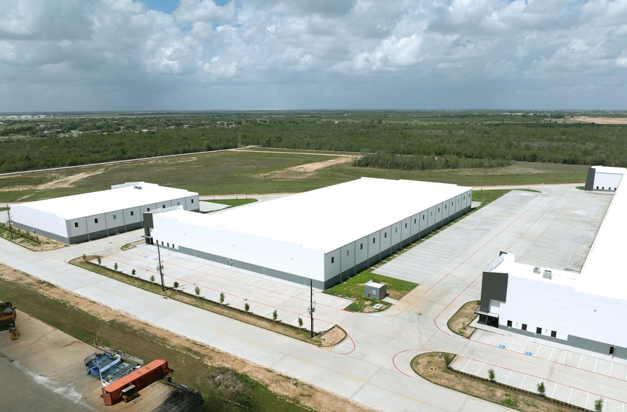 1065 Heritage West Dr, Katy, TX for sale - Building Photo - Image 3 of 7
