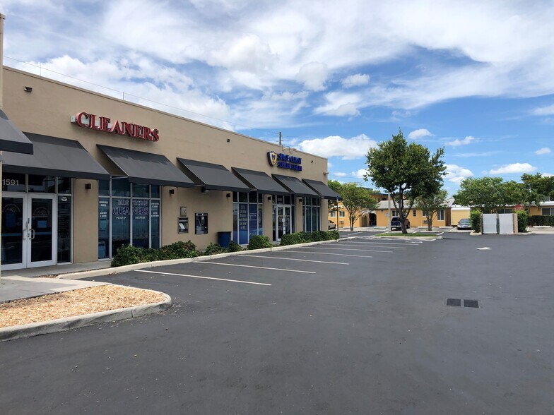 1579-1595 N Federal Hwy, Fort Lauderdale, FL for lease - Building Photo - Image 2 of 5
