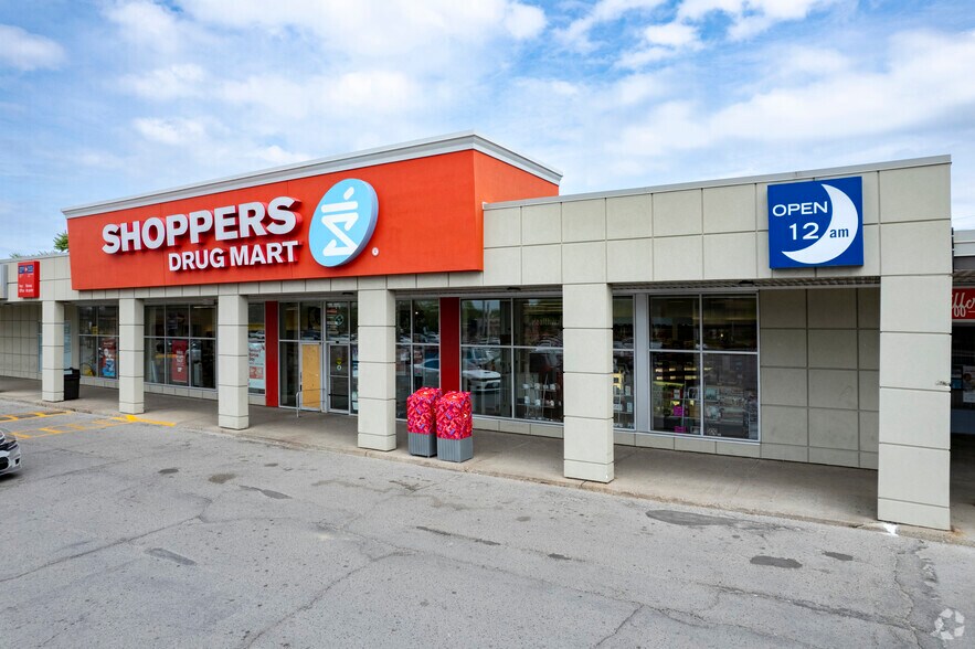 2965-3049 Kingston Rd, Toronto, ON à louer - Photo du bâtiment - Image 3 de 17