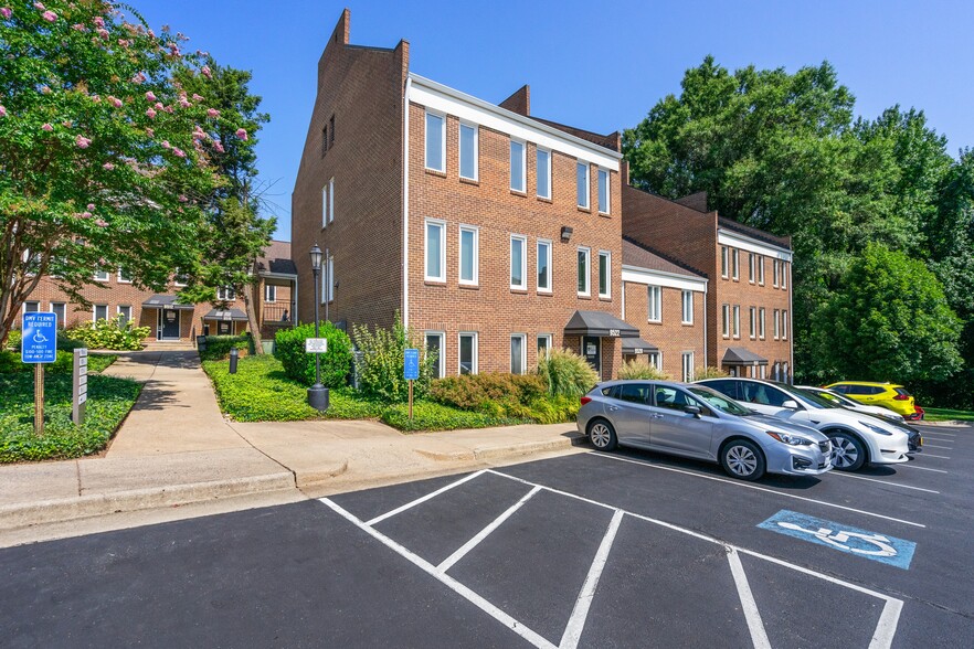 9522 State Route 29, Fairfax, VA à louer - Photo du bâtiment - Image 2 de 13