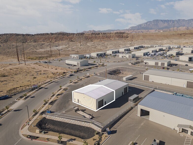 839 S Regional Park Rd, Hurricane, UT à louer - Photo du bâtiment - Image 2 de 5